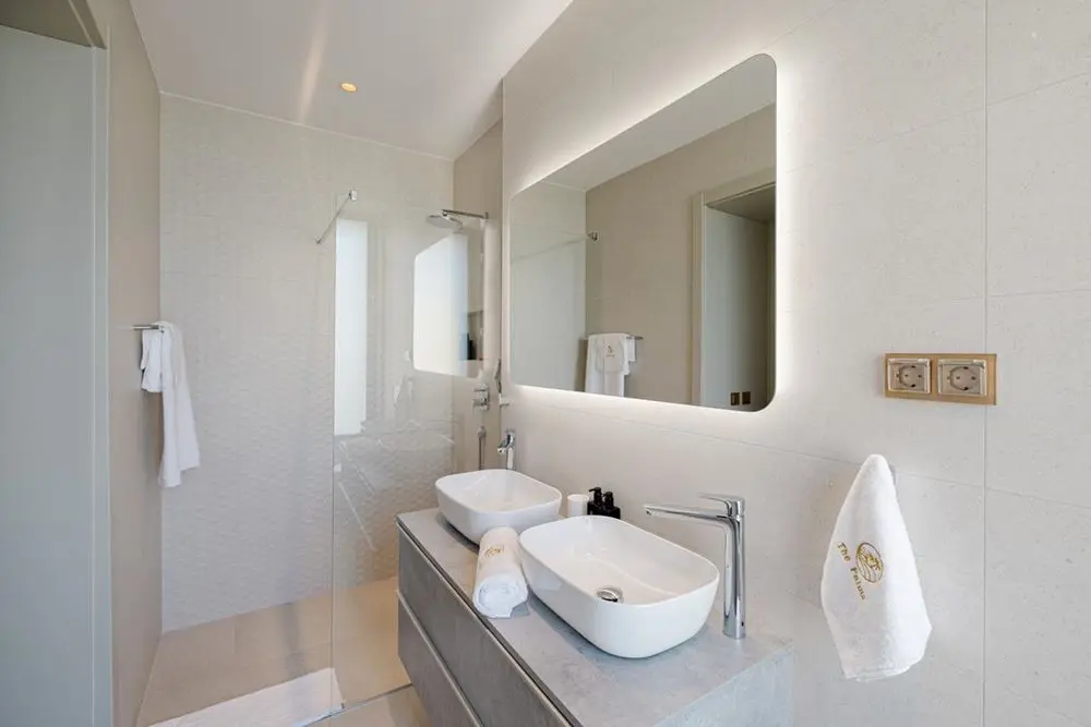 the-palms-resort-villa-president-bathroom2